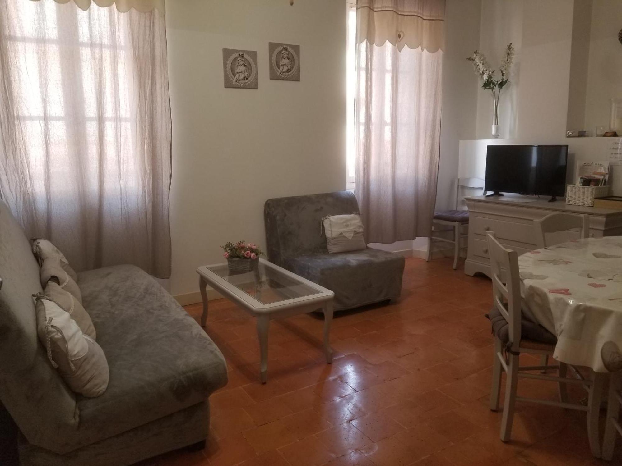 Joli T2 De 40m² A Louer A Apartment Le Muy