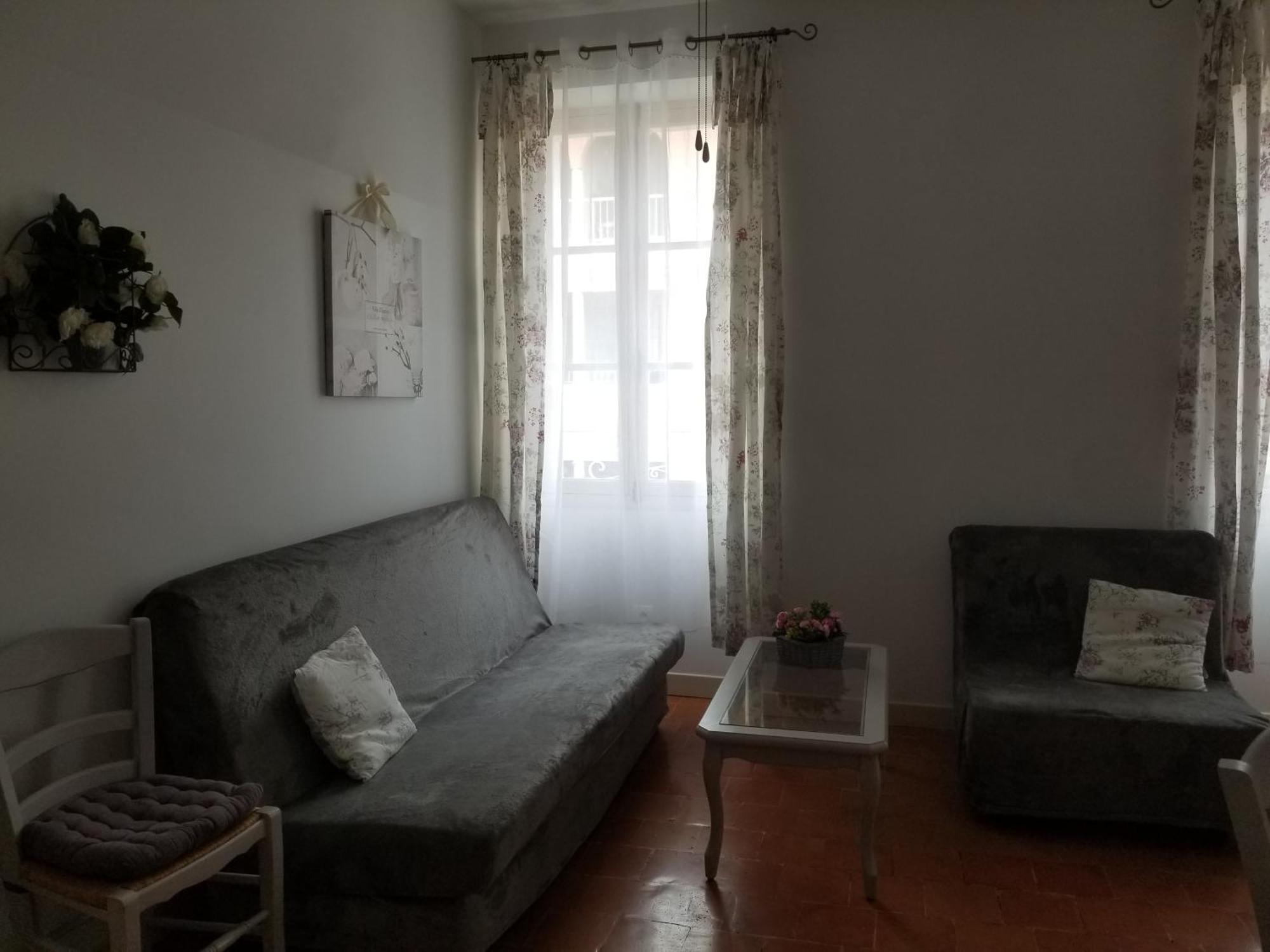 Joli T2 De 40m² A Louer A Le Muy